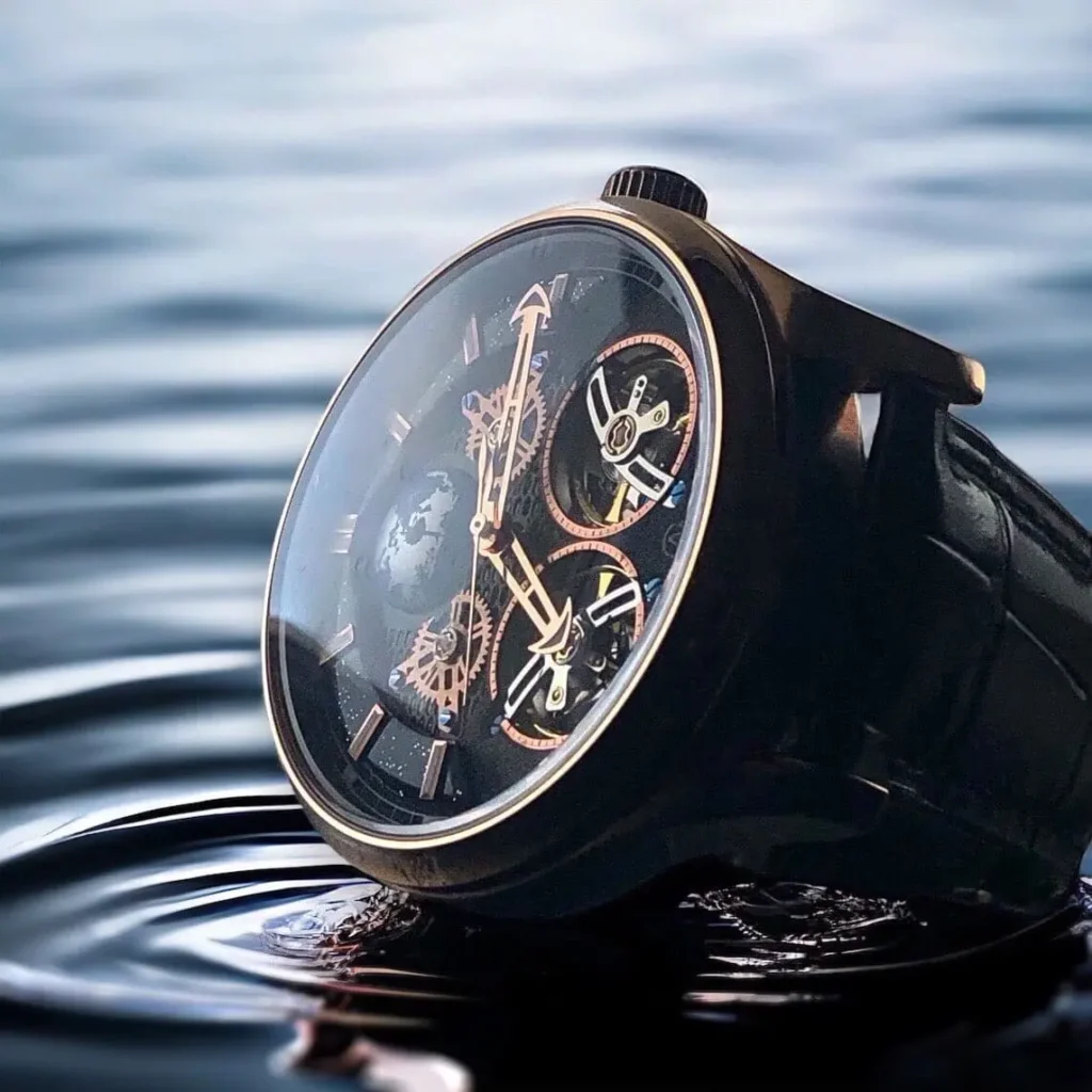 Luxury photography gentlemaan watch in water